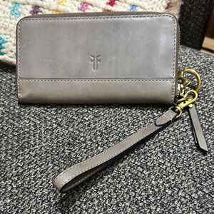 Frye Gray Leather Wristlet Wallet Cell Phone Clutch